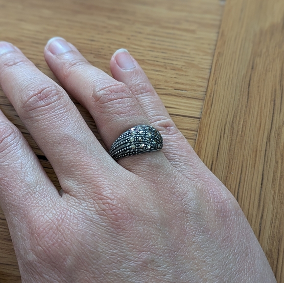 Sparkling Silver Marcasite Cortail Ring size 5 - Picture 9 of 11